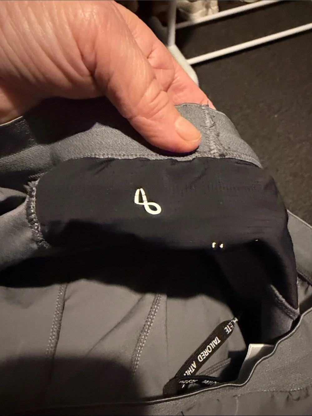 Tailored Athlete Training Shorts Size Medium Gray Zipper Pockets Lined